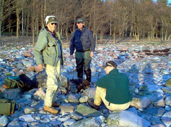 The men of our group, Tapani, Pingo and Pete, on the bouldery shore of Gottby. Same kind of structure is going on underw