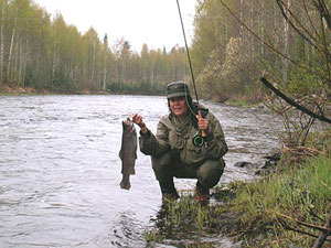 SFM-toimitus and the rainbow trout, who took yellow Zonker Photo by Petrus